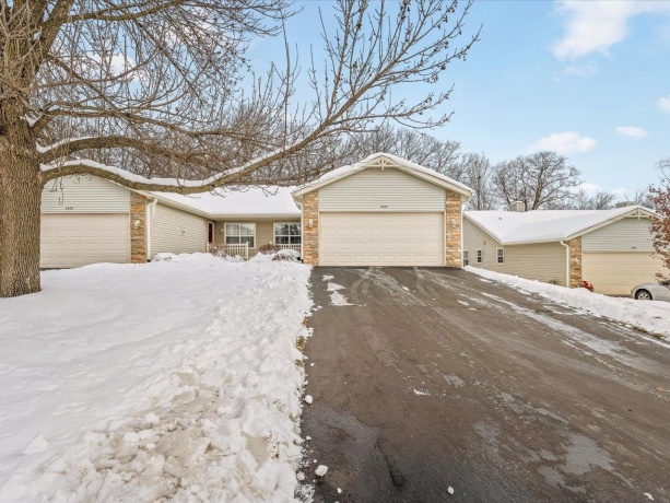 2422 Arnold, ROCKFORD, Illinois 61108, 3 Bedrooms Bedrooms, ,3 BathroomsBathrooms,Condominium,For Sale,Arnold,202507572