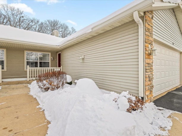 2422 Arnold, ROCKFORD, Illinois 61108, 3 Bedrooms Bedrooms, ,3 BathroomsBathrooms,Condominium,For Sale,Arnold,202507572