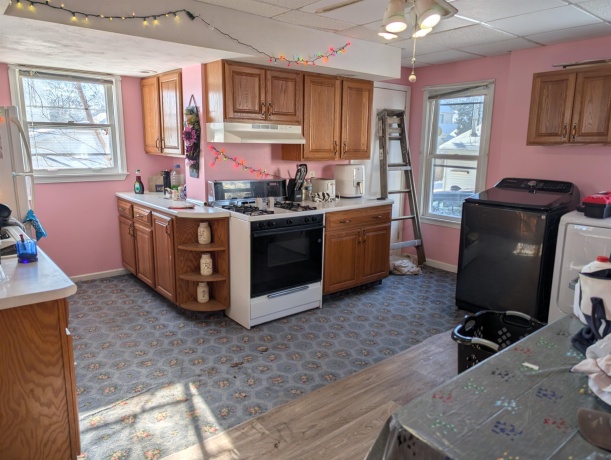 717 Pleasant, FREEPORT, Illinois 61032, ,2 Units,For Sale,Pleasant,202507570