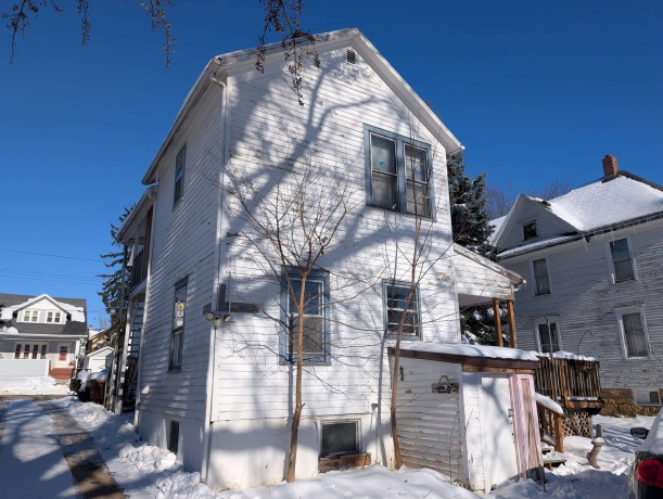 717 Pleasant, FREEPORT, Illinois 61032, ,2 Units,For Sale,Pleasant,202507570