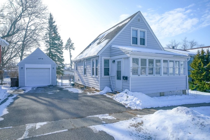 409 Lincoln, MOUNT MORRIS, Illinois 61054, 2 Bedrooms Bedrooms, ,1 BathroomBathrooms,House,For Sale,Lincoln,202507575