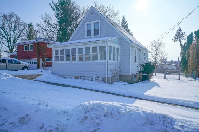 409 Lincoln, MOUNT MORRIS, Illinois 61054, 2 Bedrooms Bedrooms, ,1 BathroomBathrooms,House,For Sale,Lincoln,202507575