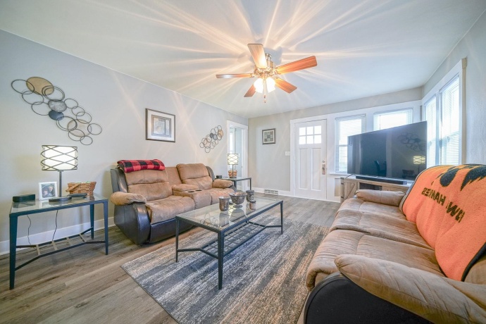 409 Lincoln, MOUNT MORRIS, Illinois 61054, 2 Bedrooms Bedrooms, ,1 BathroomBathrooms,House,For Sale,Lincoln,202507575