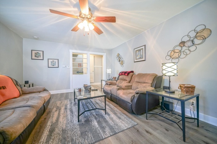 409 Lincoln, MOUNT MORRIS, Illinois 61054, 2 Bedrooms Bedrooms, ,1 BathroomBathrooms,House,For Sale,Lincoln,202507575