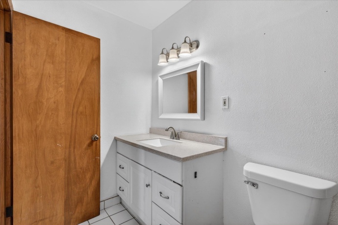 2527-2529 Holmes, ROCKFORD, Illinois 61108, ,2 Units,For Sale,Holmes,202507574