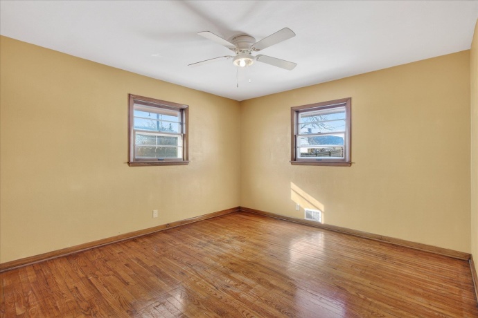 2527-2529 Holmes, ROCKFORD, Illinois 61108, ,2 Units,For Sale,Holmes,202507574