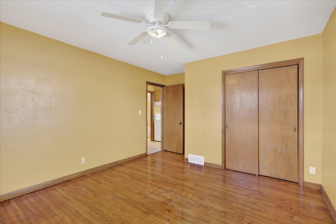 2527-2529 Holmes, ROCKFORD, Illinois 61108, ,2 Units,For Sale,Holmes,202507574