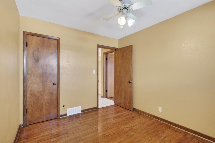 2527-2529 Holmes, ROCKFORD, Illinois 61108, ,2 Units,For Sale,Holmes,202507574