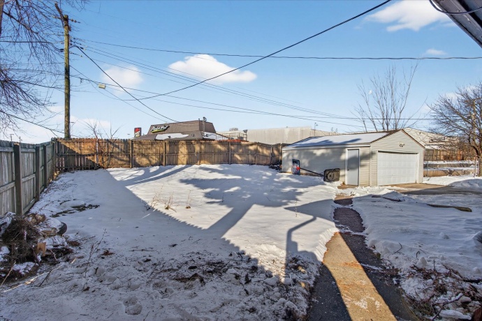 2527-2529 Holmes, ROCKFORD, Illinois 61108, ,2 Units,For Sale,Holmes,202507574