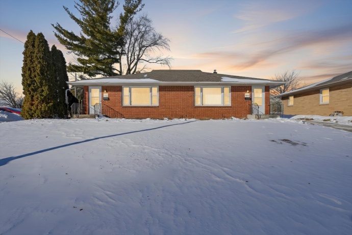 2527-2529 Holmes, ROCKFORD, Illinois 61108, ,2 Units,For Sale,Holmes,202507574