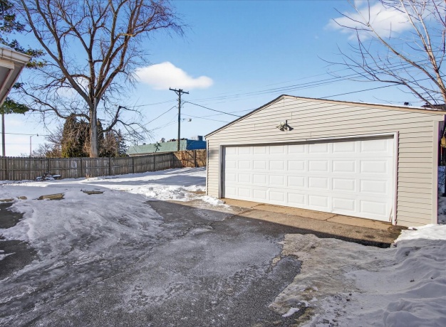 2527-2529 Holmes, ROCKFORD, Illinois 61108, ,2 Units,For Sale,Holmes,202507574