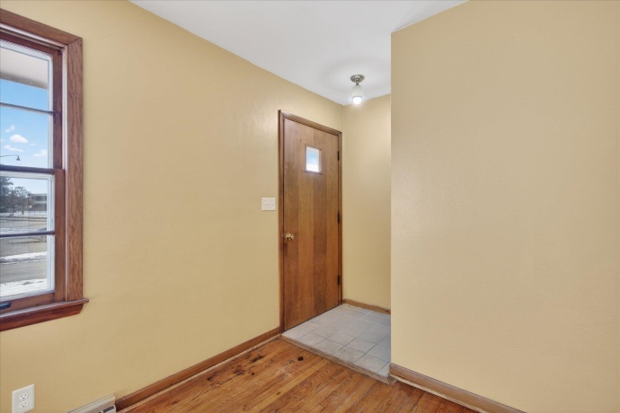 2527-2529 Holmes, ROCKFORD, Illinois 61108, ,2 Units,For Sale,Holmes,202507574