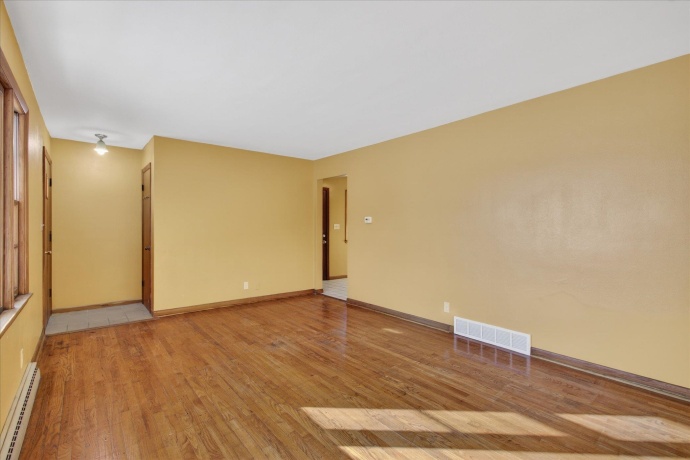 2527-2529 Holmes, ROCKFORD, Illinois 61108, ,2 Units,For Sale,Holmes,202507574