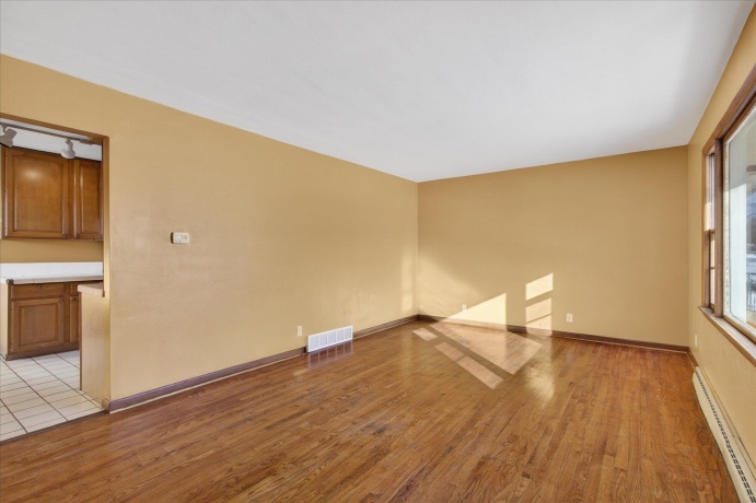 2527-2529 Holmes, ROCKFORD, Illinois 61108, ,2 Units,For Sale,Holmes,202507574