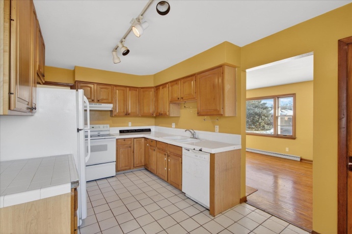 2527-2529 Holmes, ROCKFORD, Illinois 61108, ,2 Units,For Sale,Holmes,202507574