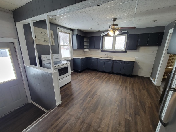 436 Columbia, Oglesby, Illinois 61348, 3 Bedrooms Bedrooms, ,1 BathroomBathrooms,House,For Sale,Columbia,202507578