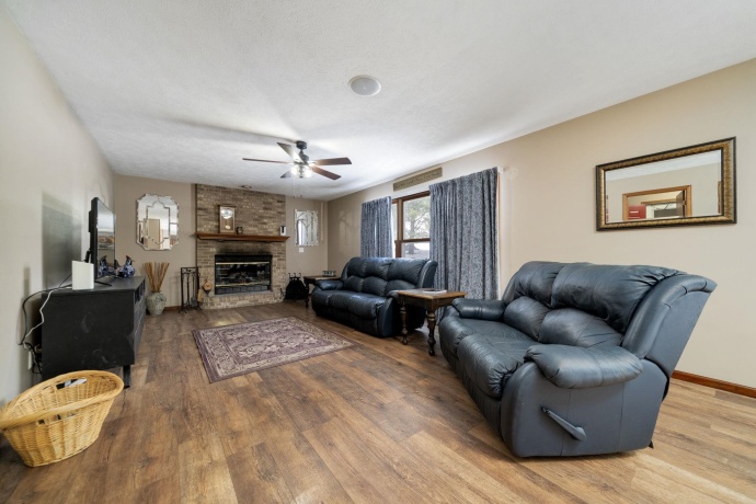 5304 Hubbard, BYRON, Illinois 61010, 4 Bedrooms Bedrooms, ,2 BathroomsBathrooms,House,For Sale,Hubbard,202507579