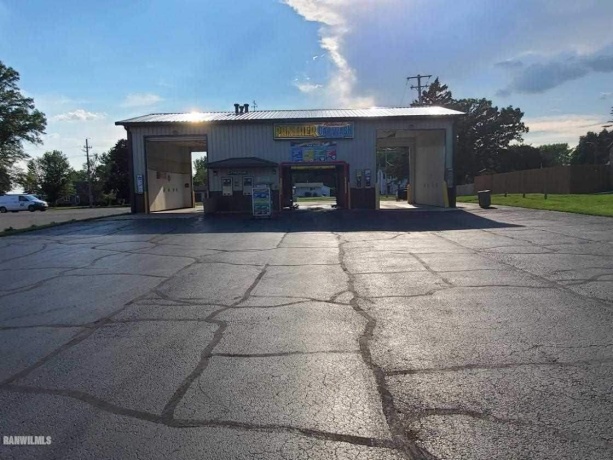 911 Logan, LENA, Illinois 61048, ,Business W/ Real Estate,For Sale,Logan,202507580