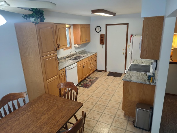 1128 Royal Aberdeen, ROCKFORD, Illinois 61103, 3 Bedrooms Bedrooms, ,2 BathroomsBathrooms,House,For Sale,Royal Aberdeen,202507581