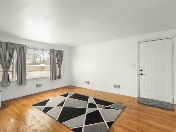 4381 Safford, ROCKFORD, Illinois 61101, 2 Bedrooms Bedrooms, ,1 BathroomBathrooms,House,For Sale,Safford,202507590