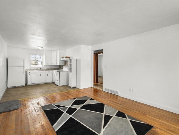 4381 Safford, ROCKFORD, Illinois 61101, 2 Bedrooms Bedrooms, ,1 BathroomBathrooms,House,For Sale,Safford,202507590