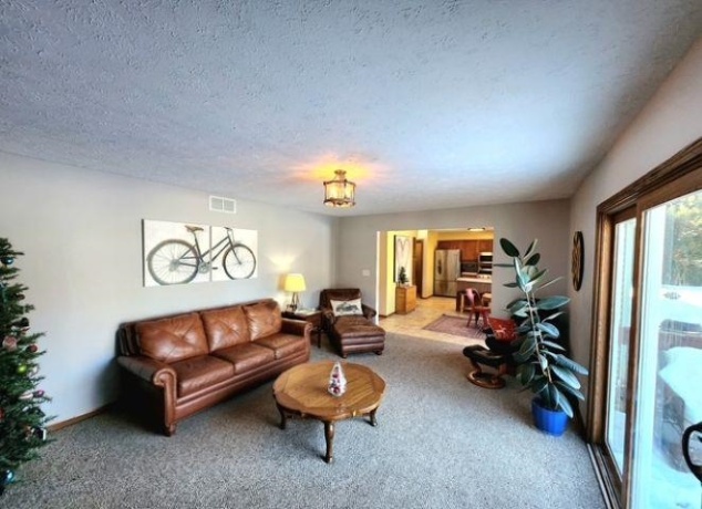 211 Cliffside, ROCKTON, Illinois 61072, 4 Bedrooms Bedrooms, ,2 BathroomsBathrooms,House,For Sale,Cliffside,202507591