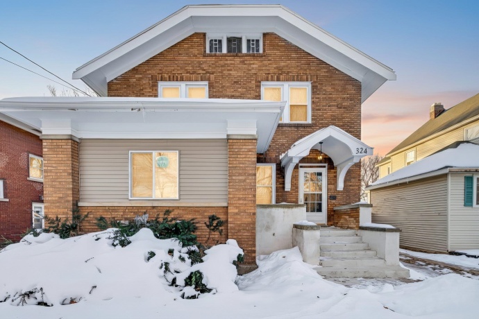 324 Paris, ROCKFORD, Illinois 61107, 4 Bedrooms Bedrooms, ,1 BathroomBathrooms,House,For Sale,Paris,202507592