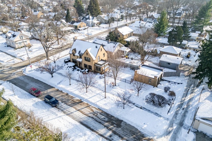 2127 Jackson, ROCKFORD, Illinois 61107, 3 Bedrooms Bedrooms, ,1 BathroomBathrooms,House,For Sale,Jackson,202507593