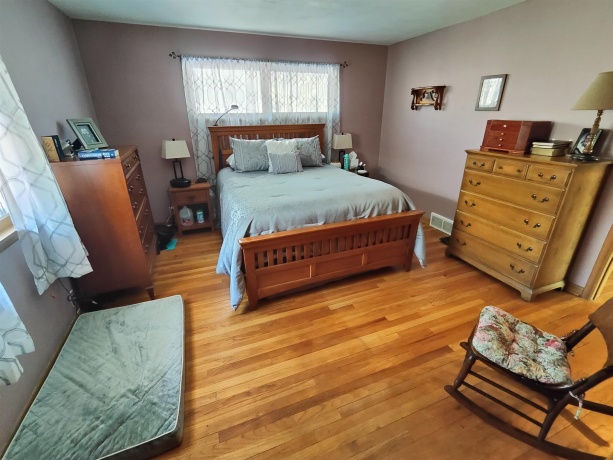 1424 American, FREEPORT, Illinois 61032, 2 Bedrooms Bedrooms, ,2 BathroomsBathrooms,House,For Sale,American,202507594