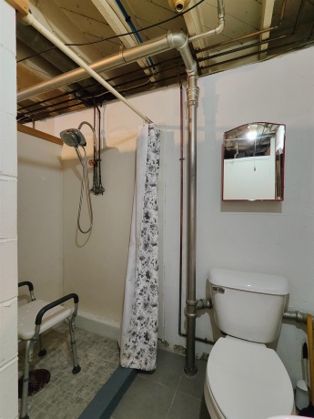 1424 American, FREEPORT, Illinois 61032, 2 Bedrooms Bedrooms, ,2 BathroomsBathrooms,House,For Sale,American,202507594