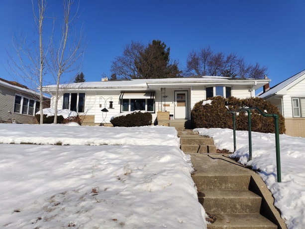 1424 American, FREEPORT, Illinois 61032, 2 Bedrooms Bedrooms, ,2 BathroomsBathrooms,House,For Sale,American,202507594