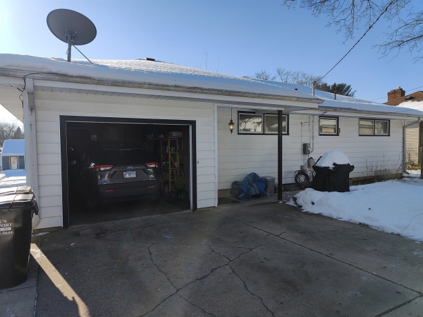 1424 American, FREEPORT, Illinois 61032, 2 Bedrooms Bedrooms, ,2 BathroomsBathrooms,House,For Sale,American,202507594