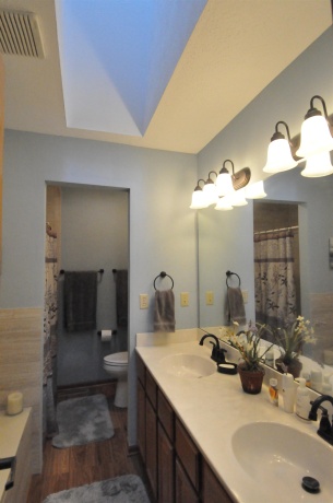 6430 OLD HUNTERS RUN, ROCKFORD, Illinois 61114, 2 Bedrooms Bedrooms, ,3 BathroomsBathrooms,Condominium,For Sale,OLD HUNTERS RUN,202507596