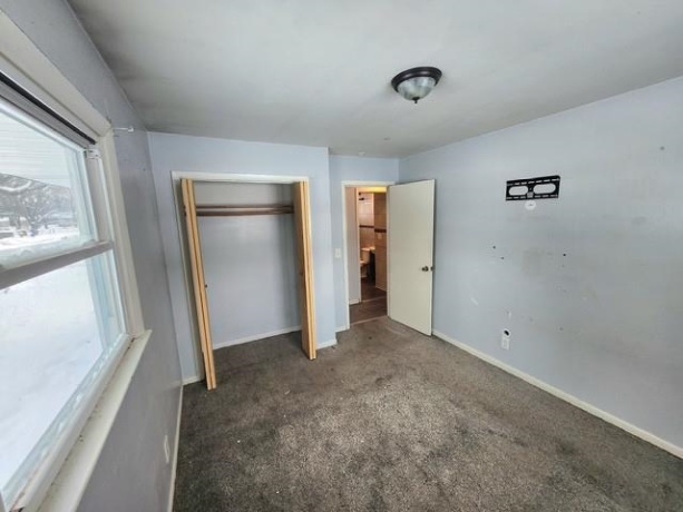 3326-28 Montrose, ROCKFORD, Illinois 61101, ,2 Units,For Sale,Montrose,202507483