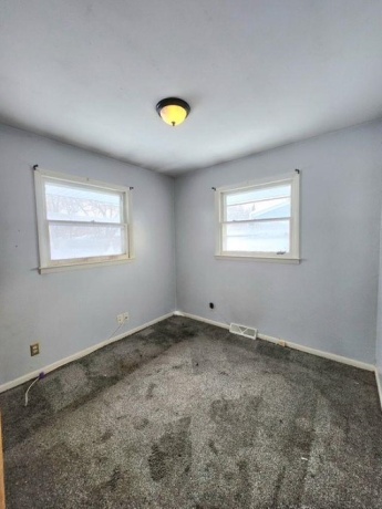 3326-28 Montrose, ROCKFORD, Illinois 61101, ,2 Units,For Sale,Montrose,202507483