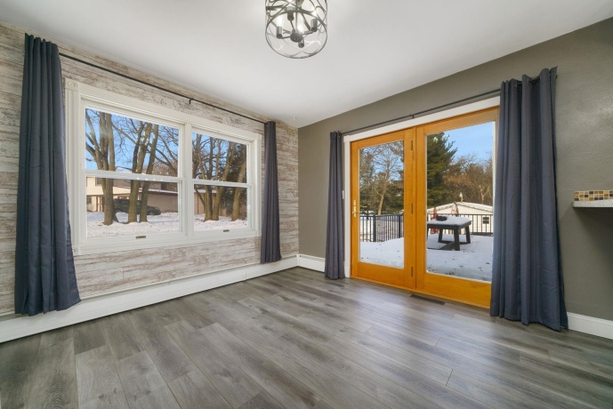 1584 Fairview, FREEPORT, Illinois 61032, 4 Bedrooms Bedrooms, ,2 BathroomsBathrooms,House,For Sale,Fairview,202507597