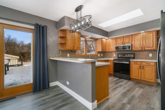 1584 Fairview, FREEPORT, Illinois 61032, 4 Bedrooms Bedrooms, ,2 BathroomsBathrooms,House,For Sale,Fairview,202507597