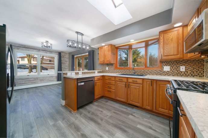 1584 Fairview, FREEPORT, Illinois 61032, 4 Bedrooms Bedrooms, ,2 BathroomsBathrooms,House,For Sale,Fairview,202507597