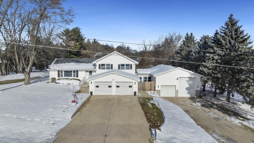 1584 Fairview, FREEPORT, Illinois 61032, 4 Bedrooms Bedrooms, ,2 BathroomsBathrooms,House,For Sale,Fairview,202507597