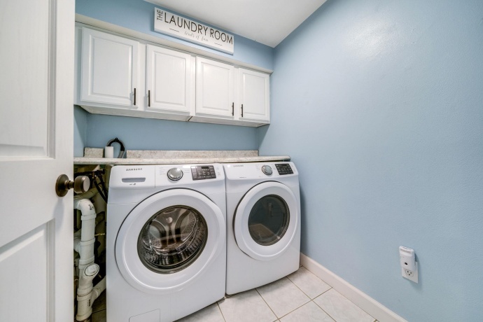 1584 Fairview, FREEPORT, Illinois 61032, 4 Bedrooms Bedrooms, ,2 BathroomsBathrooms,House,For Sale,Fairview,202507597