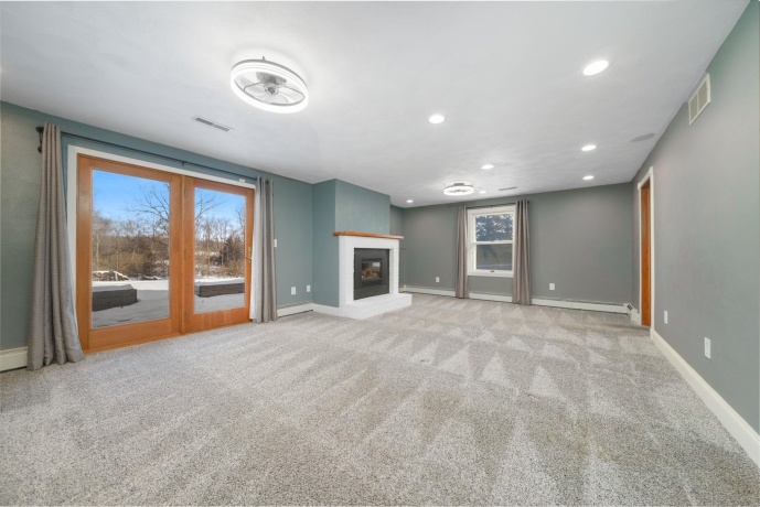 1584 Fairview, FREEPORT, Illinois 61032, 4 Bedrooms Bedrooms, ,2 BathroomsBathrooms,House,For Sale,Fairview,202507597