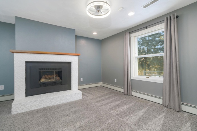 1584 Fairview, FREEPORT, Illinois 61032, 4 Bedrooms Bedrooms, ,2 BathroomsBathrooms,House,For Sale,Fairview,202507597