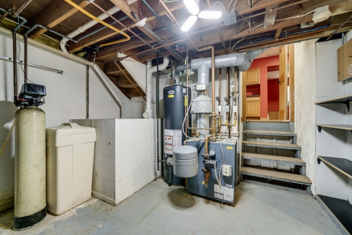 1584 Fairview, FREEPORT, Illinois 61032, 4 Bedrooms Bedrooms, ,2 BathroomsBathrooms,House,For Sale,Fairview,202507597