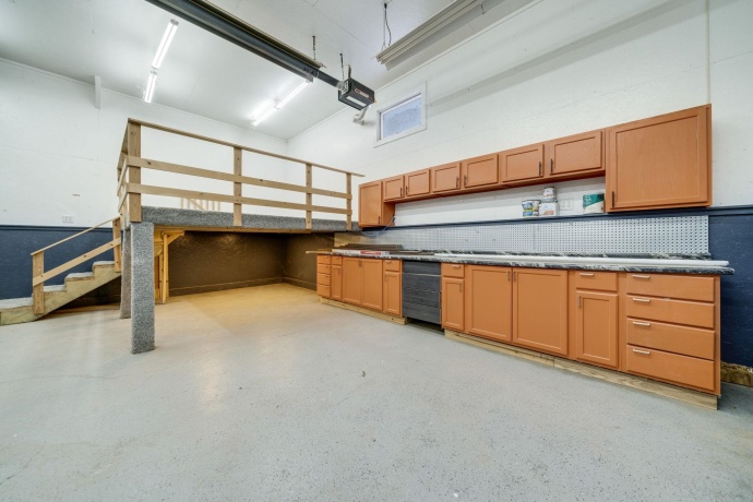 1584 Fairview, FREEPORT, Illinois 61032, 4 Bedrooms Bedrooms, ,2 BathroomsBathrooms,House,For Sale,Fairview,202507597