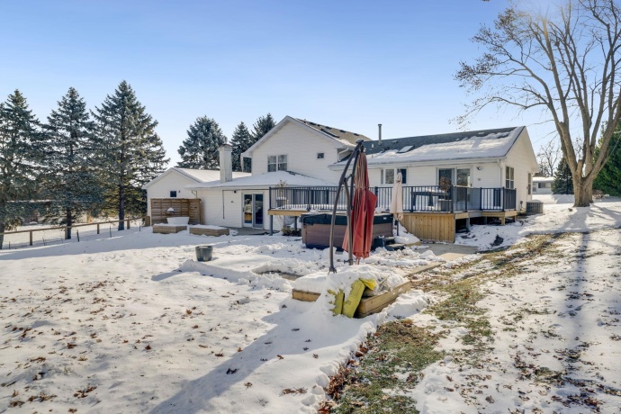 1584 Fairview, FREEPORT, Illinois 61032, 4 Bedrooms Bedrooms, ,2 BathroomsBathrooms,House,For Sale,Fairview,202507597