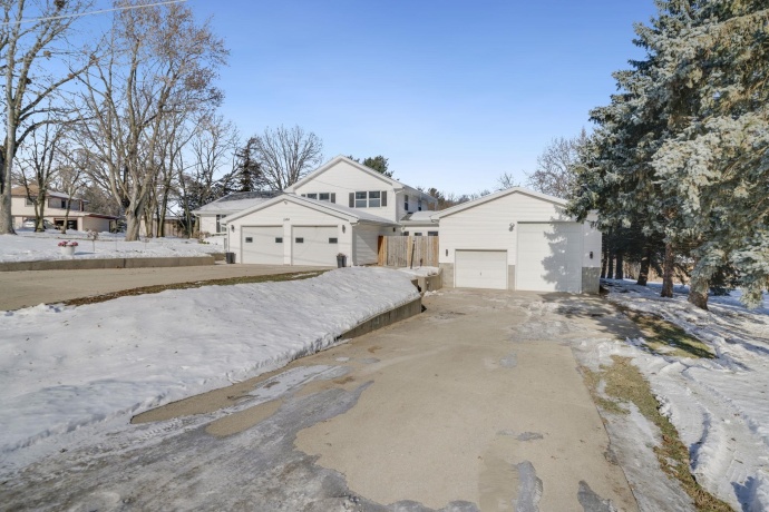 1584 Fairview, FREEPORT, Illinois 61032, 4 Bedrooms Bedrooms, ,2 BathroomsBathrooms,House,For Sale,Fairview,202507597