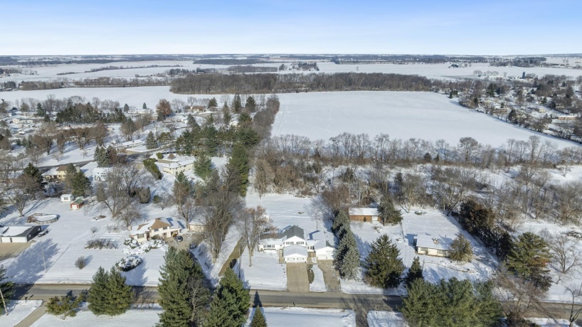 1584 Fairview, FREEPORT, Illinois 61032, 4 Bedrooms Bedrooms, ,2 BathroomsBathrooms,House,For Sale,Fairview,202507597