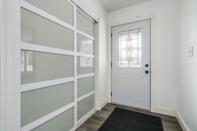 1584 Fairview, FREEPORT, Illinois 61032, 4 Bedrooms Bedrooms, ,2 BathroomsBathrooms,House,For Sale,Fairview,202507597