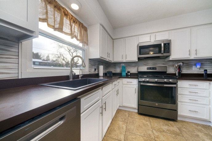 5393 Lakecrest, CALEDONIA, Illinois 61011, 5 Bedrooms Bedrooms, ,2 BathroomsBathrooms,House,For Sale,Lakecrest,202507598