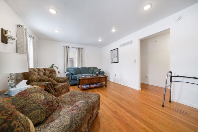 5393 Lakecrest, CALEDONIA, Illinois 61011, 5 Bedrooms Bedrooms, ,2 BathroomsBathrooms,House,For Sale,Lakecrest,202507598